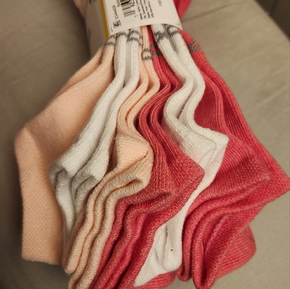 NWT Under Armour HeatGear multi-color,6pk No-show Training socks (Med) - Picture 3 of 7